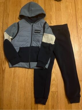 Free Planet 2-Piece Hooded Jogger Set - Size 7